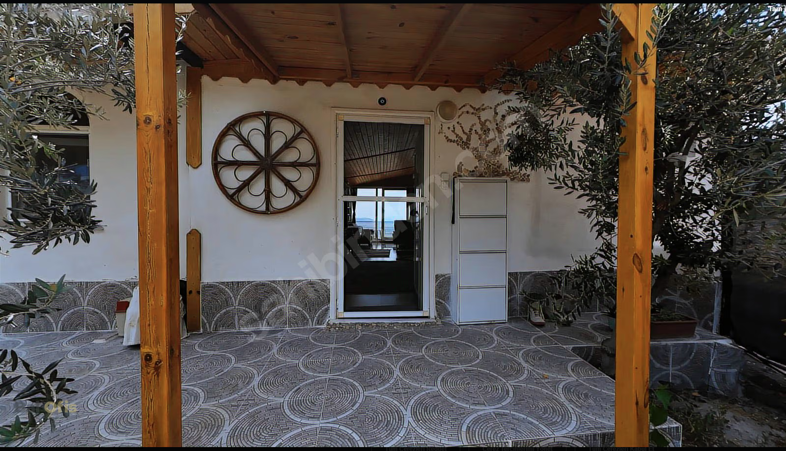 Burhaniye'de, Körfez Manzaralı, Bahçeli, Müstakil, Satılık Ev